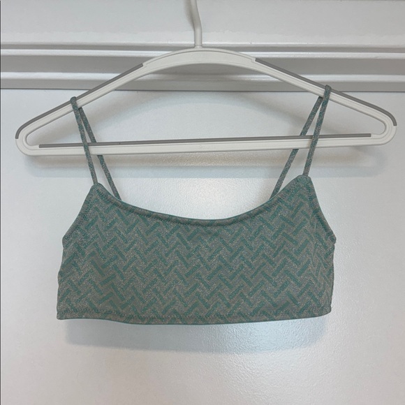 Triangl light blue mica top chevron sparkle size Small - Picture 4 of 5